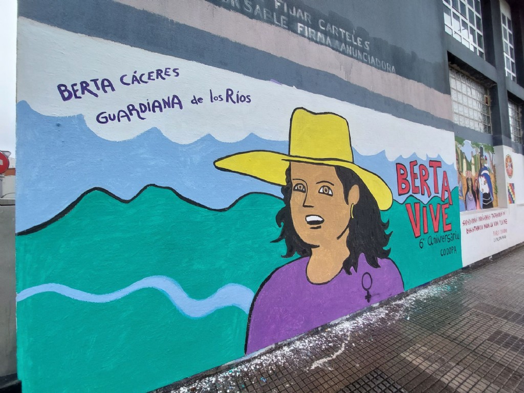 Mural en la Casa Sindical de Xixn por el 6 aniversario del asesinato de Berta Cceres